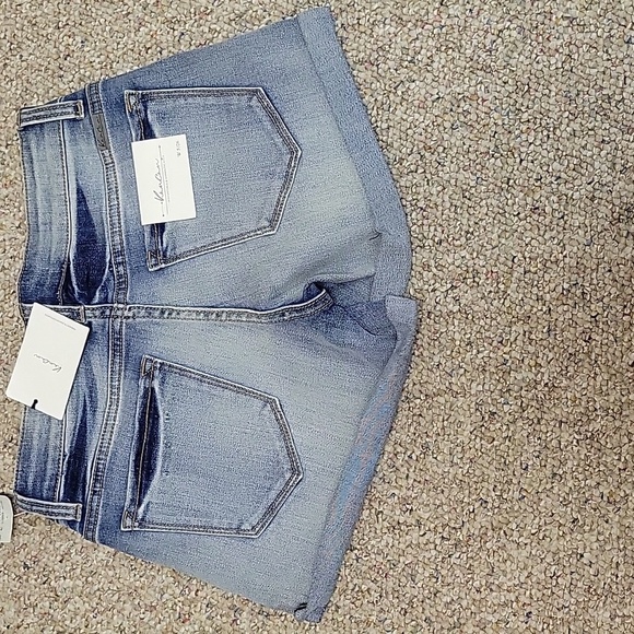 KanCan 5 Pocket Roll Hem Cutoff Shorts Sz 5/26. New With Tags - Picture 2 of 5